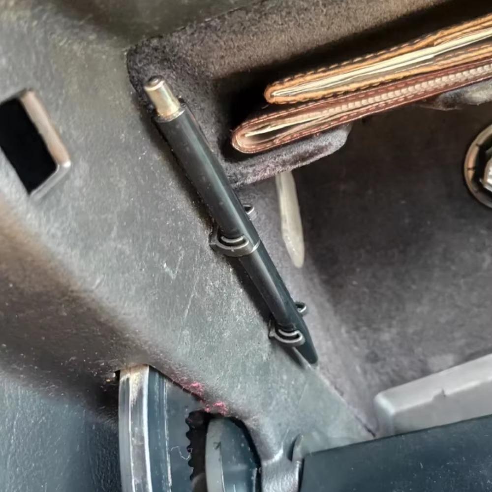 2X For Kia Rio Accent Sportage Ceed SW Soul Rio X-Line Rio Cerato Koup K5 K2 Glove Box Organizer Lock Pencil Tray Clips Rivet