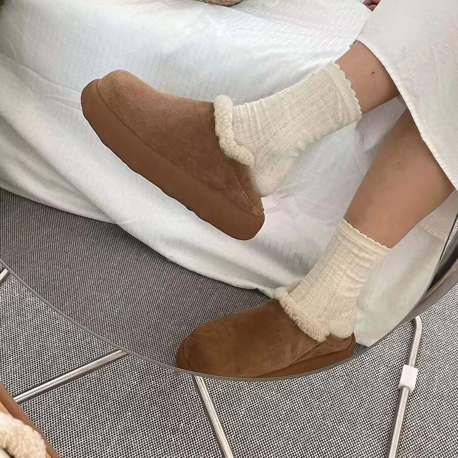 Version cuir de vache 2025 hiver nouveau bout rond rétro semelle épaisse décontracté polyvalent velours épaissi chaud chaussons en coton pour femmes
