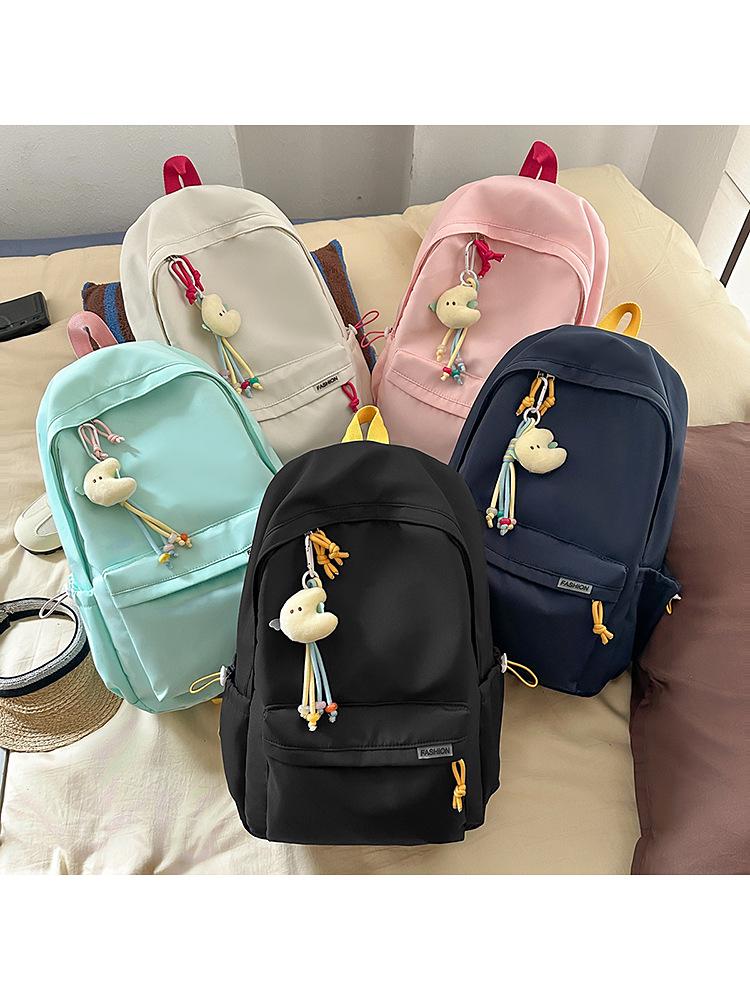 Zaino versatile in tinta unita: Leggero e Semplice per Studenti delle Scuole Medie e Superiori.