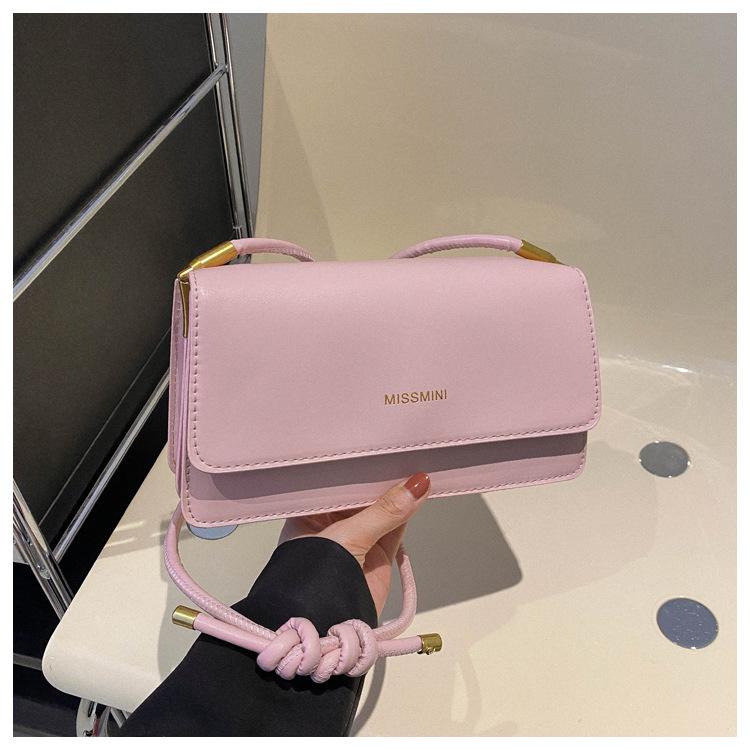 

Текстурированные женские сумки нового однотонного цвета 2025 ретро новая зимняя мода простая на плечо через плечо портативная маленькая квадратная сумка розовый