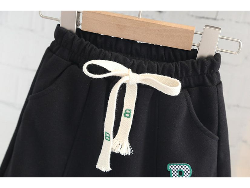 Stilvolles Strickjacken-Dreiteiliges Set mit geprägten Buchstaben für Jungen: Trendiges Frühling/Herbst-Outfit
