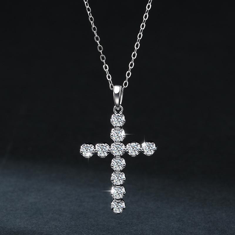 Naszyjnik Krzyżyk z Moissanitu ze Srebra Próby S925 - Europejska i Amerykańska Moda Hip-Hopowy Wisiorek dla Mężczyzn i Kobiet.