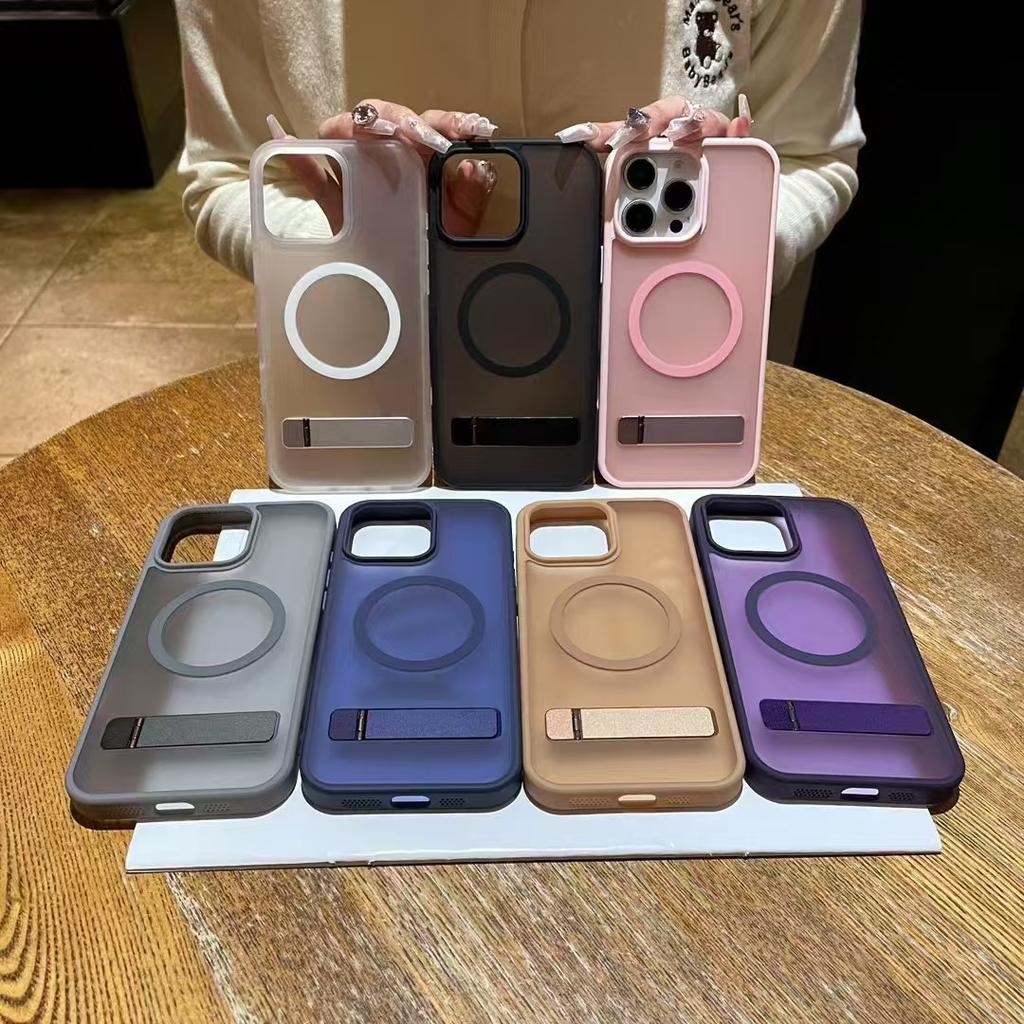 Hardware Bracket Suitable for IPhone16Promax Semi-transparent Skin Magnetic Suction Case Apple 13/14 Full-inclusive Protective Case