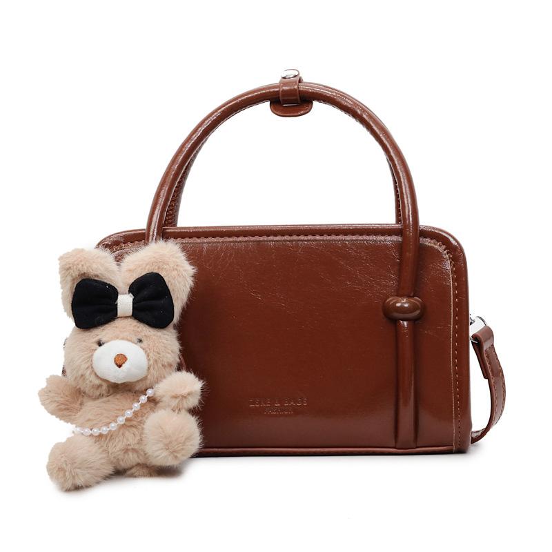 This Year, Popular Small Bags Are Women's Autumn and Winter Versatile 2025 New Retro Shoulder Messenger Bags, Popular Portable Small Square Bags.