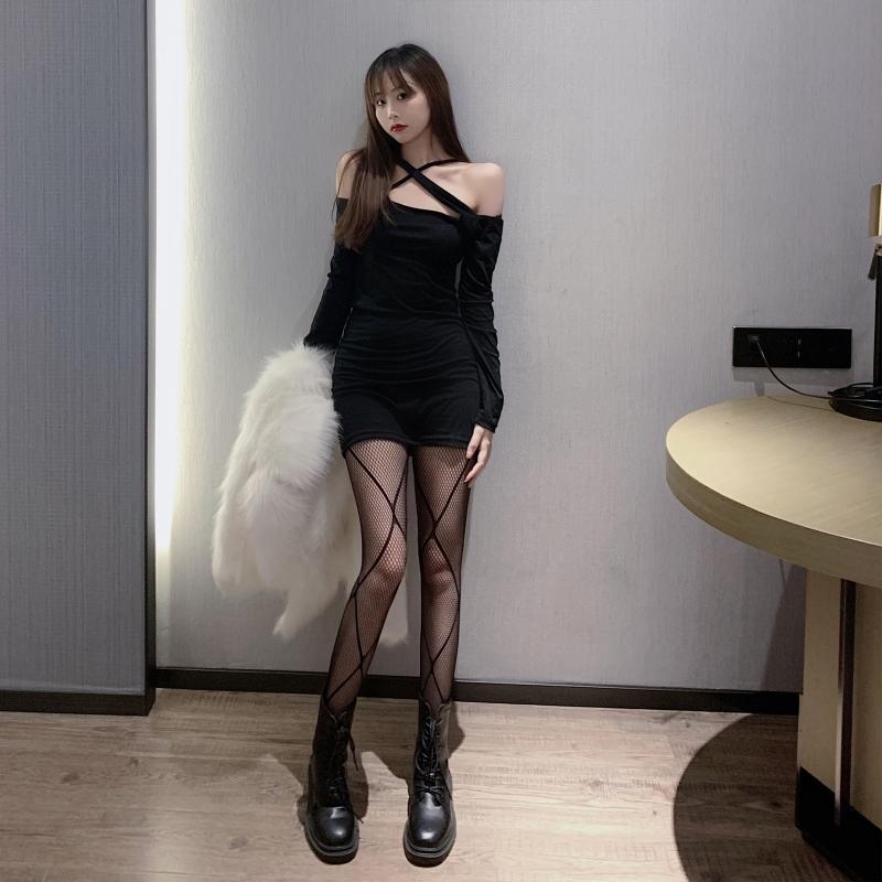 Women Diamond Rhombus Stockings Retro Sexy Hollow Out Stocking Black Pantyhose Nylon Patterned Socks Fishnet Tights