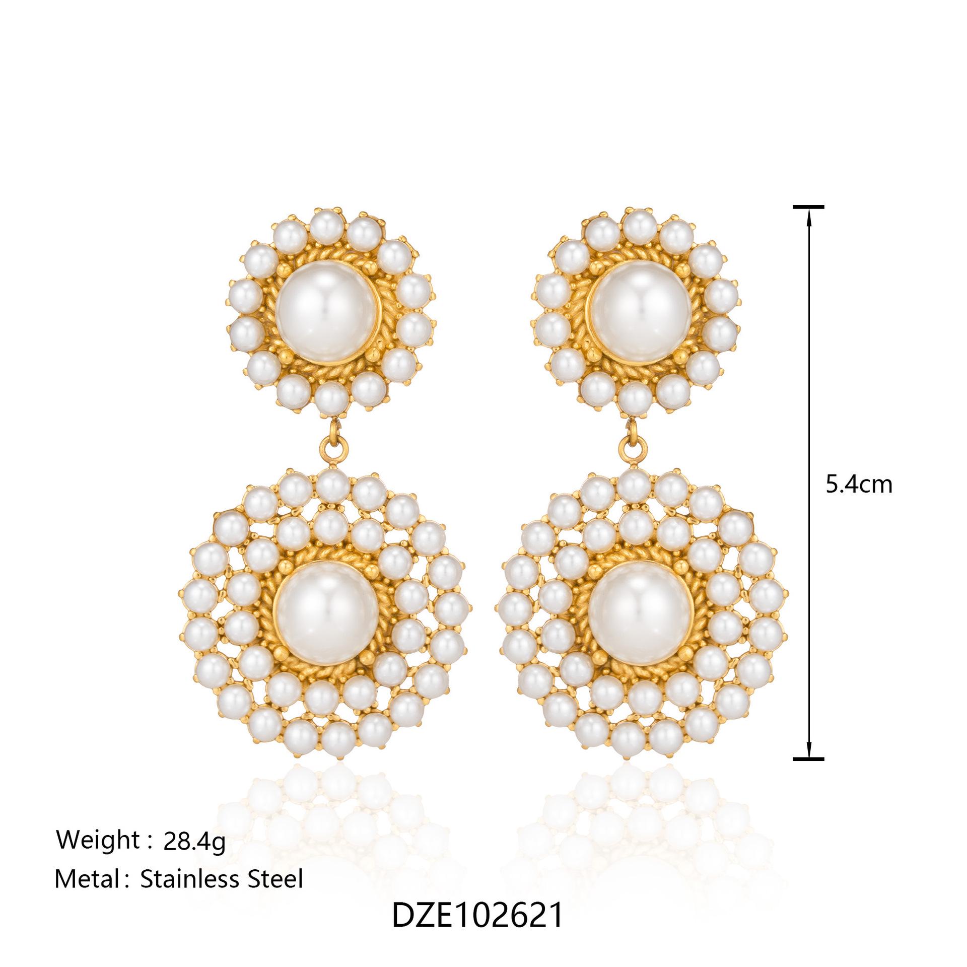 

Exaggerated Double Circle Pearl Flower Petal Stud Earrings in Luxurious Titanium Steel золотой