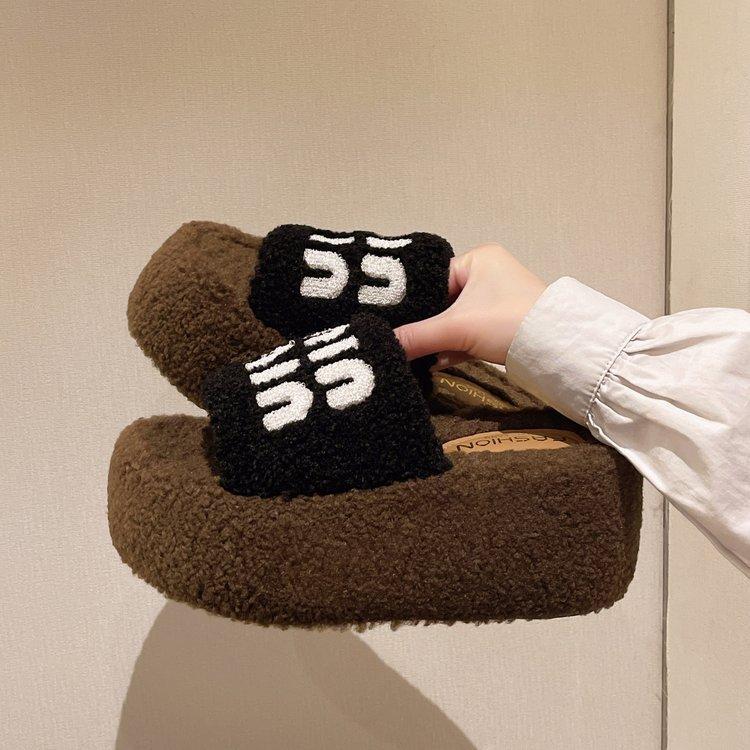 

thick-soled letter Mao Mao cotton slippers for women to wear autumn and winter new fashionable and comfortable home slippers 34