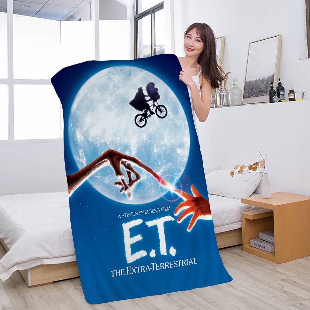Movie E.T. The Extra-Terrestrial Anime Beach Swimming Towel Soft Absorbent Washcloth Children's for Kids Travel Camping Gym