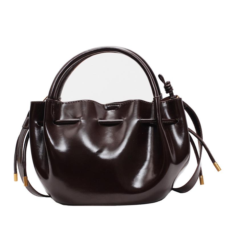 Retro Hand Carry Fashionable Pleated Bucket Bag Women'S High-End Sense Simple Shoulder Mother And Child Bag Versatile Women'S Bag