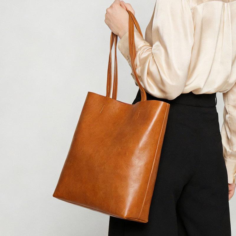 Single Shoulder Bag, New Oil Wax Leather Women's Bag, Simple and Large Capacity Tote Bag, Fashionable Commuting Bucket Bag