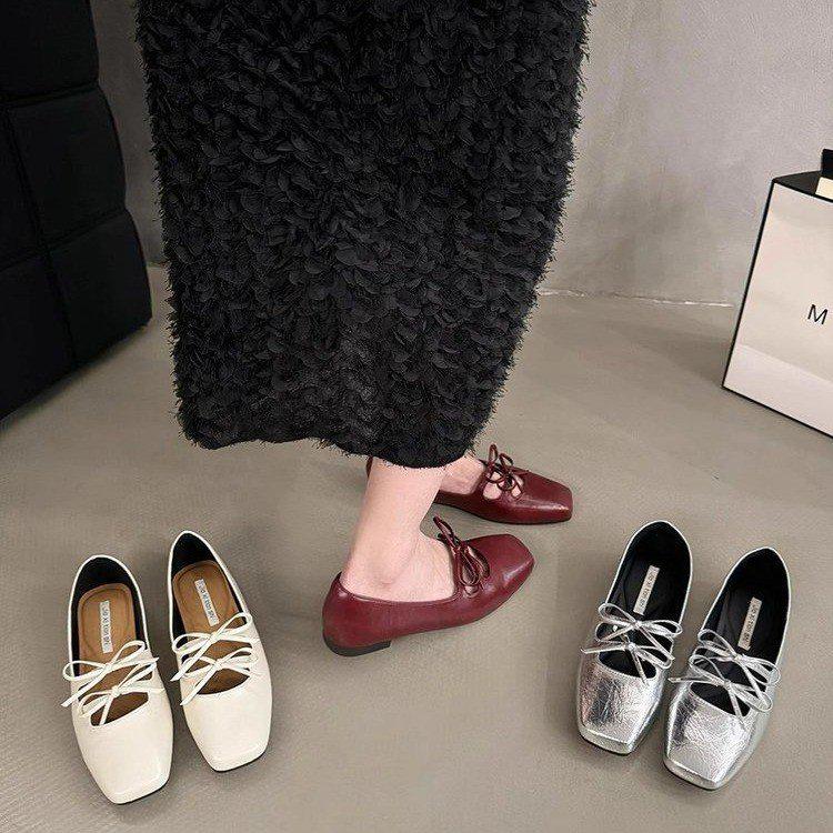 

Korean-Style Silver Bow Square Toe Flats: Women s Spring 2025 Evening Shoes. 35 бордовий