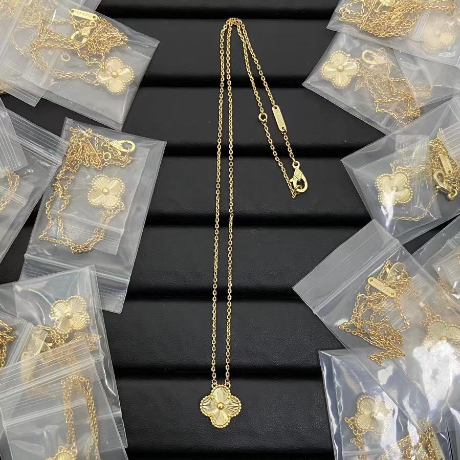 Náhrdelník čtyřlístek Klíční kost řetízek Přírodní perleť Oboustranný přívěsek Dámský Náhrdelník z červeného achátu