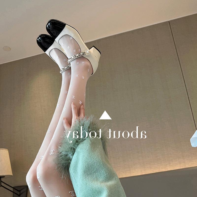 

2025 summer new Mary Jane shoes color matching square head French high heels women s thick heel one-word buckle single shoes women s fashion 35