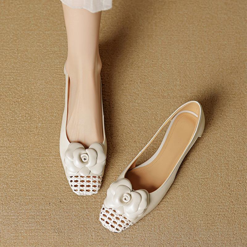 Retro soft sole hollow cool single shoes women s summer soft leather flat heel low heel bag head sandals with skirt small heels 35 5698₽