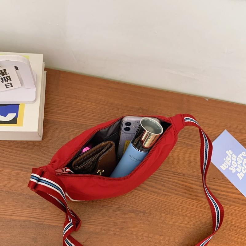 2025 new shoulder bag Japanese simple large-capacity versatile messenger bag niche high-end women's bag dumpling bag