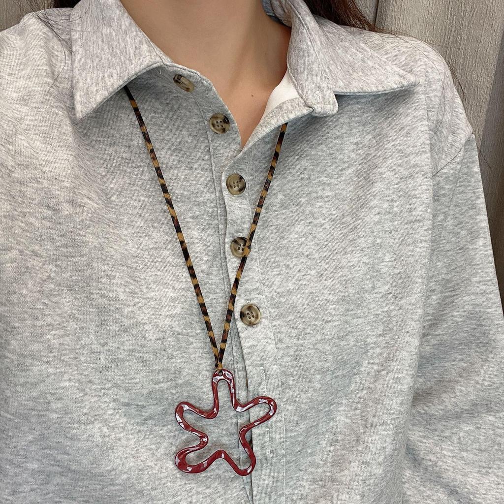Red Floral Heart Necklace for Women - High-End 2024 Korean Fashion Sweater Chain for Autumn/Winter
