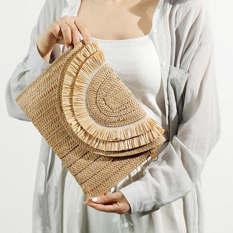 Handtasche Stroh Schultertasche Strand Handgefertigte Tasche Große Kapazität Fransen Magnetverschluss Stroh Umhängetasche Gewebte Umschlag Geldbörse mit Verstellbarem Schulter