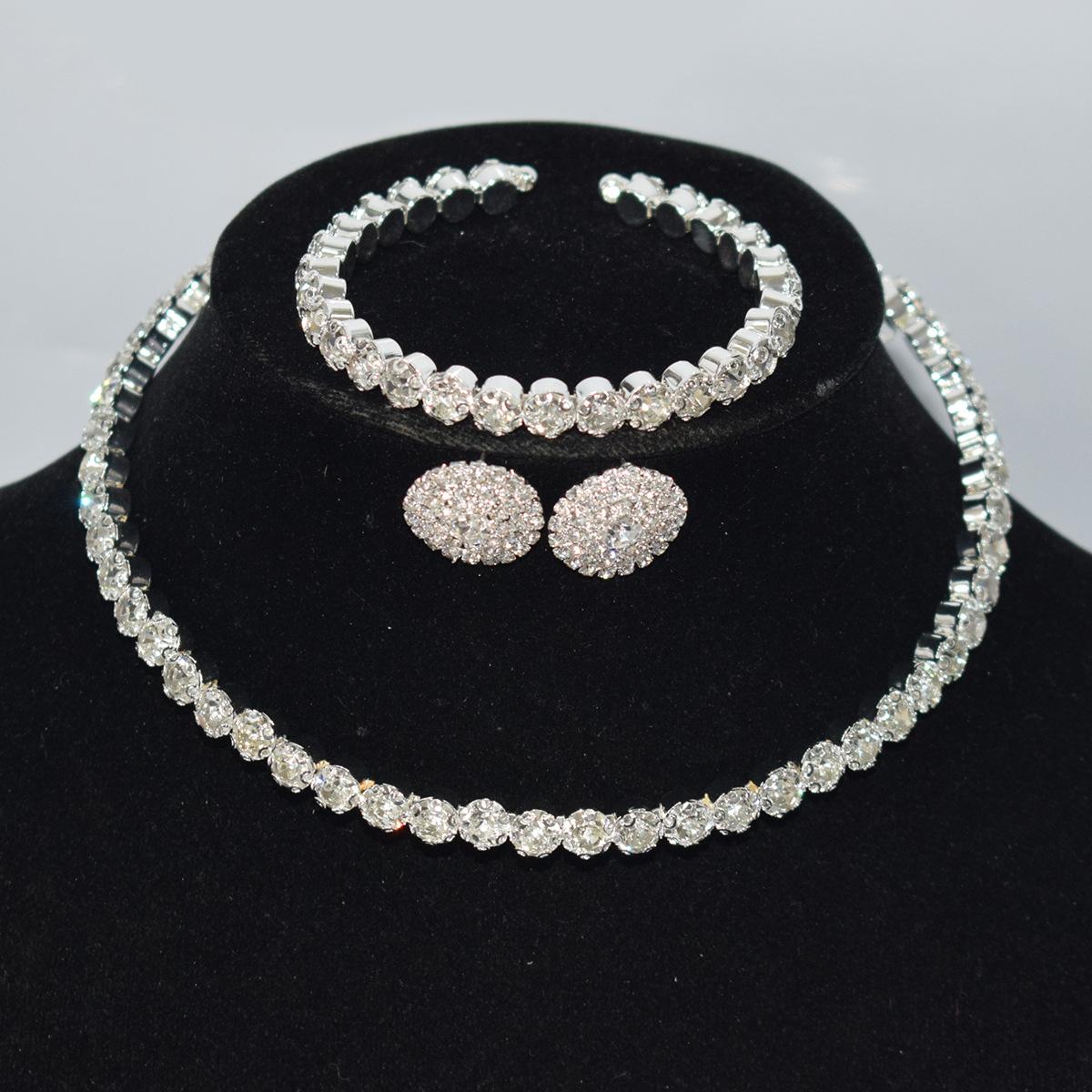 Fashion Multi-layer Multi-row Collar Earrings Bracelet Bracelet Bridal Necklace Short Necklace