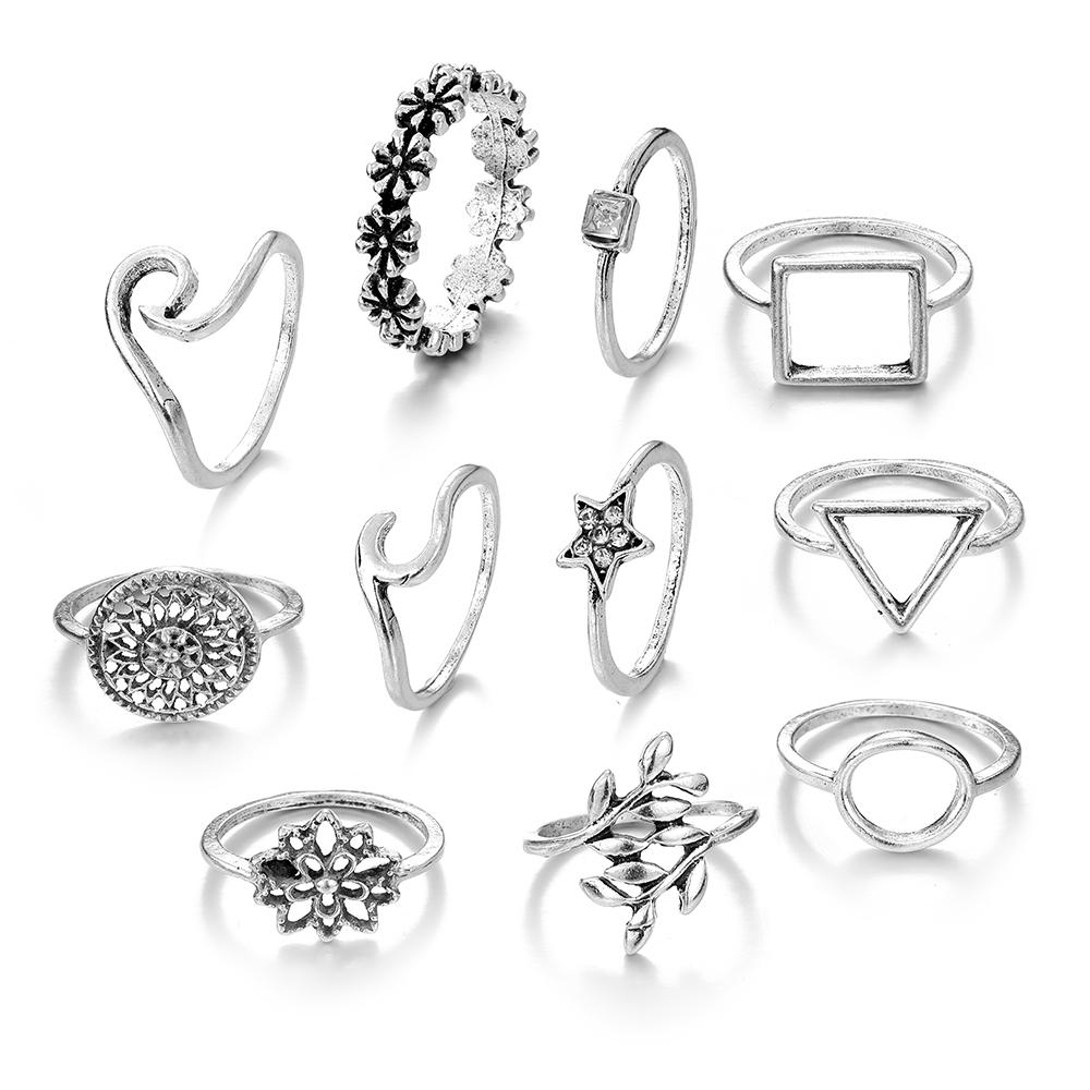 Srebrny zestaw pierścionków z ręcznie rzeźbionymi wisiorkami w stylu retro dla kobiet