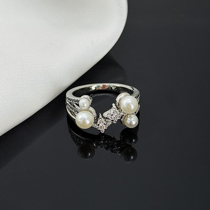 Light Luxury And Gentle Wind Beads, Diamond-Encrusted Zircon Butterfly Chain, Open Ring, Niche Stacking, Wearing High-End Personalized Rings