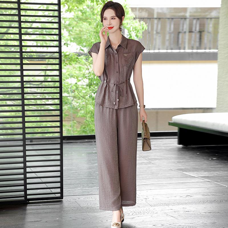 2026 Summer Casual Set for Moms: Elegant Lapel Short-Sleeve Chiffon Top for Middle-Aged & Elderly Women