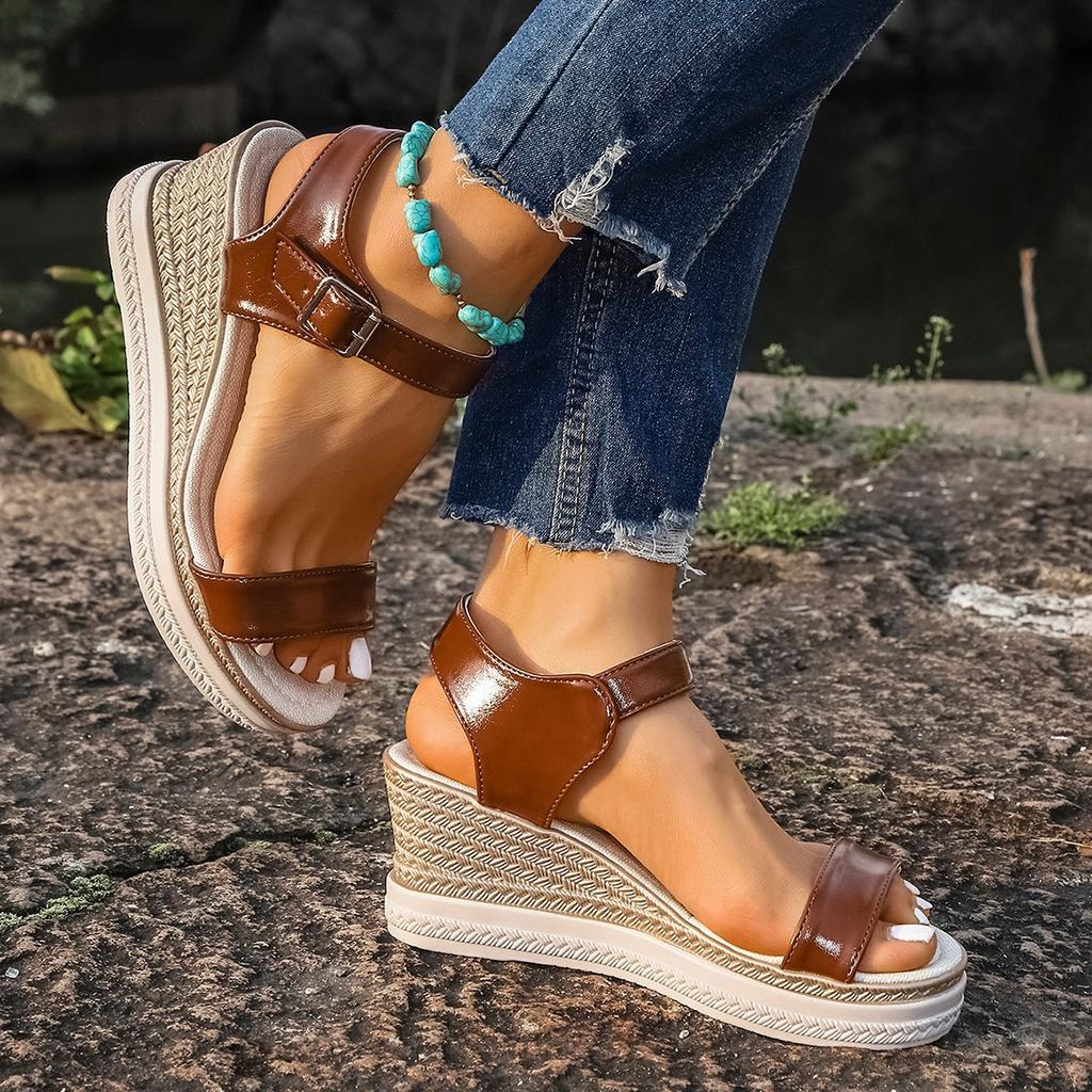 Mode 2025 neue europäische und amerikanische Ein-Knopf-, Fischmaul-, großformatige Sandalen mit hohen Absätzen, Keilabsätzen und dicken Sohlen