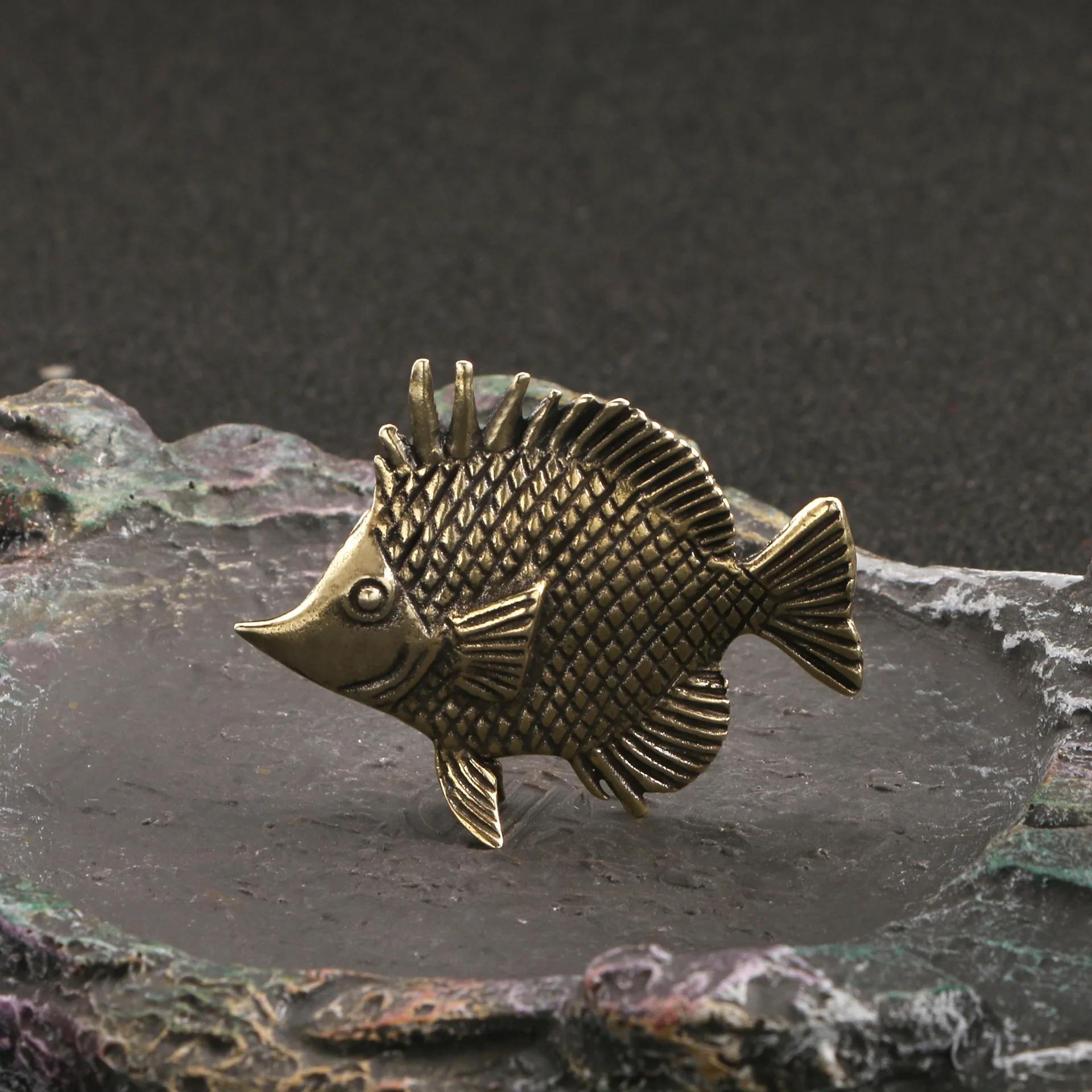 

Латунные Декоративные Рыбки Антикварные Милые Фигурки Украшение для Офисного Стола Могут Стоять Маленькие Рыбки Океан Медные Украшения Чайный Питомец