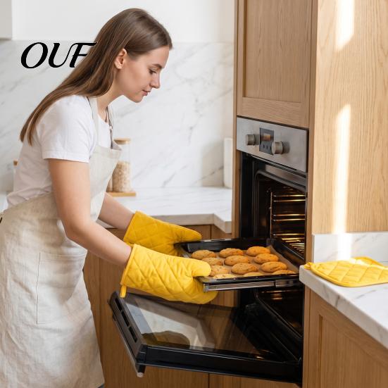 Heat Proof Mat Set 4Pcs Oven Mitts and Pot Holders Set, Resistant Cotton Kitchen Quilted Fabric Potholders Gloves, Insulated Mats for Baking