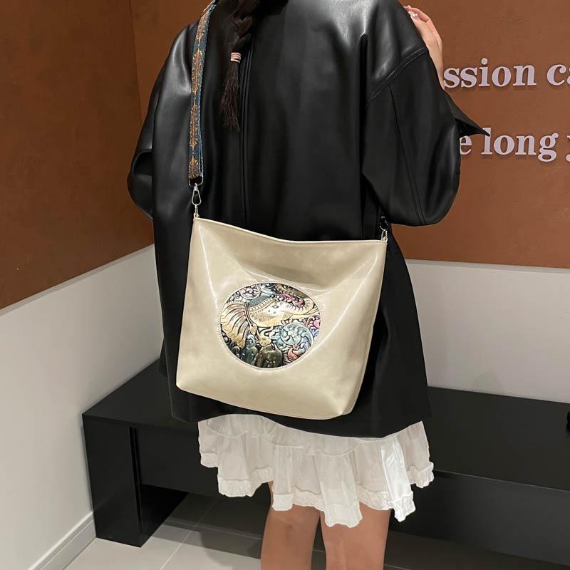 

Women s Large Capacity Luxury Shoulder & Crossbody Bag 23x11x25 cm белый