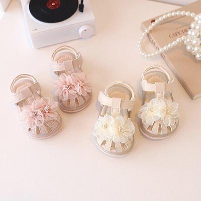 Babymeisjes Strand Schoenen met Lieve Kantbloemen Peuter Kinderen Loopschoenen Uitgehold 2025 Zomer Nieuwe Babysandalen Schattige T-band