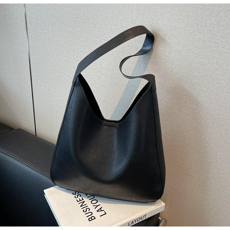 Large capacity underarm bag 2025 new texture women's simple fashion versatile spring and summer shoulder messenger bag