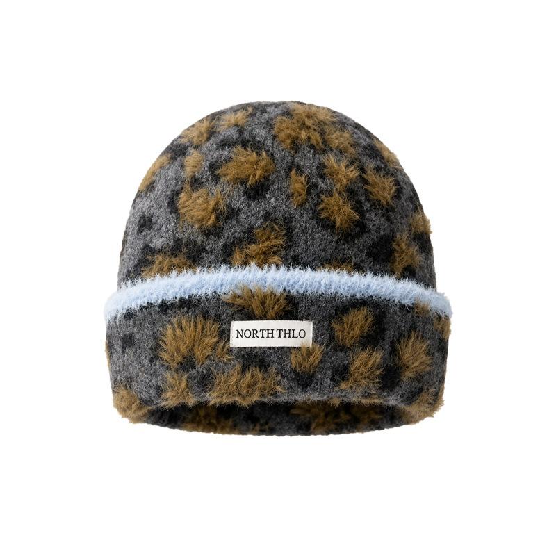 2026 autumn and winter new Korean leopard print knitted hat big head circumference showing face small wool hat fashionable versatile casual cold hat