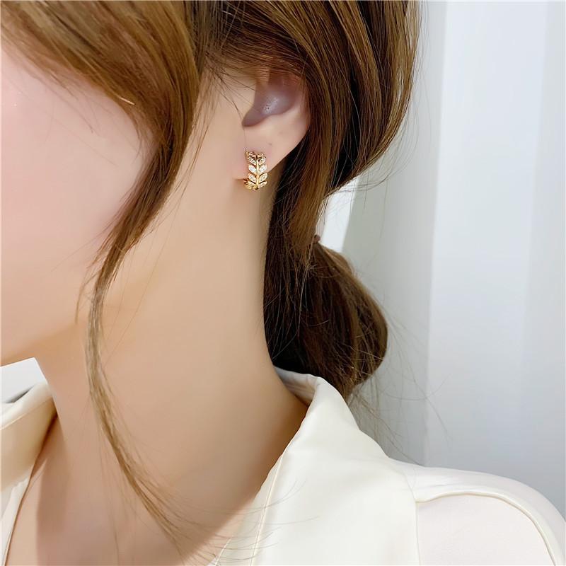 Cartilage Stainless Steel Stud Women's Earrings Fashion Septum Piercing Zircon Butterfly Ear Hoop Lobe Tragus helix Jewelry