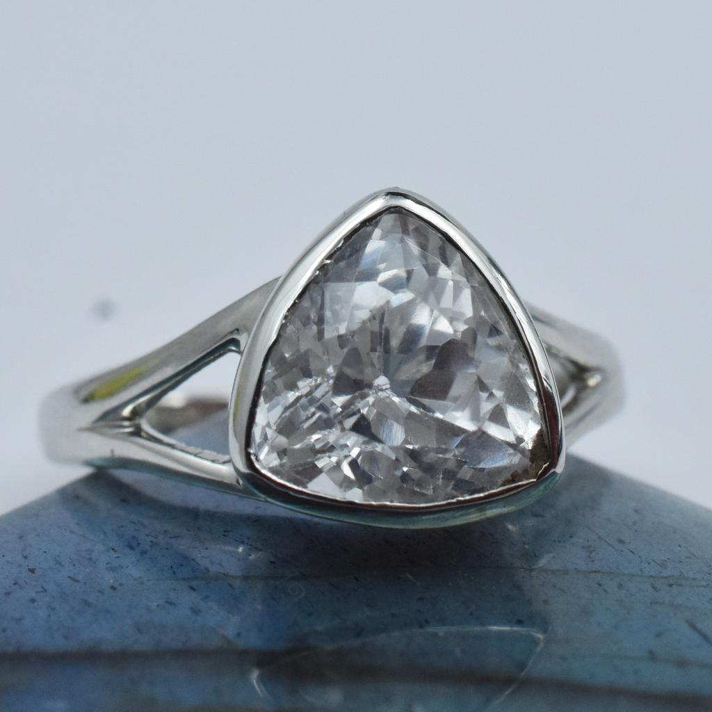 Silver Ring 18.35 Ct White Sapphire Ring Trillion Cut Ring Sz 8.5 Simulant Ar-3122-sa