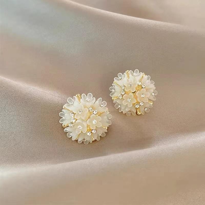 Vintage Elegant White Flower Zircon Earrings for Women Cute Sweet Fashion Party Jewelry Accessories Holiday Exquisite Gifts