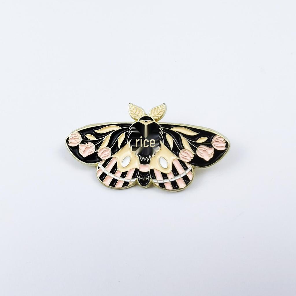 Creative Butterfly Brooch: Cartoon Insect Metal Badge with Oil Drip for Backpack and Clothing