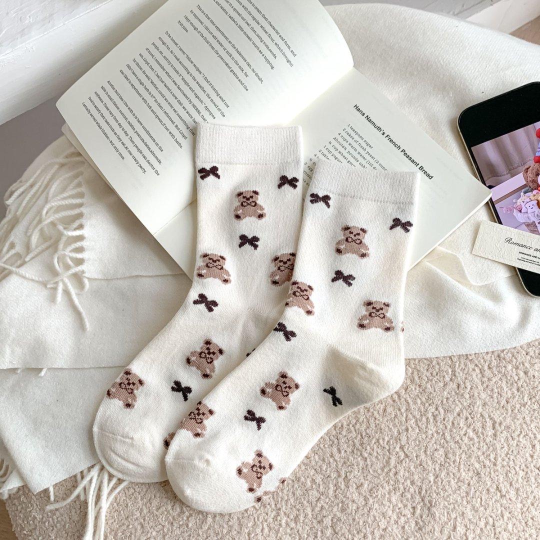 

Women s Warm and Adorable Mid-length Socks for Autumn and Winter. Winter Woolen Teddy Bear Women s Socks. Casual Non-stretch Socks. 1 pair молоко, білий колір