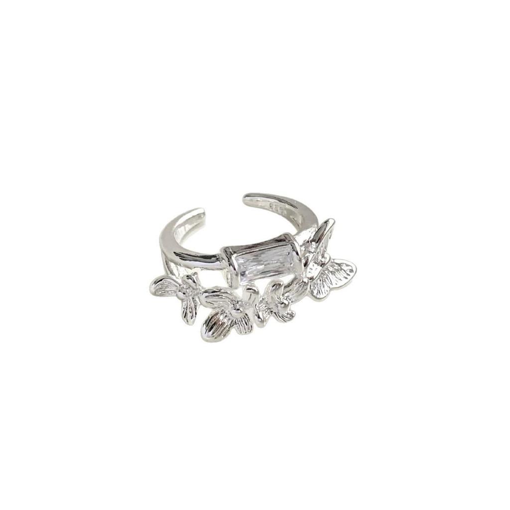 Elegant 3D Butterfly Ring for Women - Fashionable, Versatile, Geometric, and Shiny Openable Index Finger Accessory.