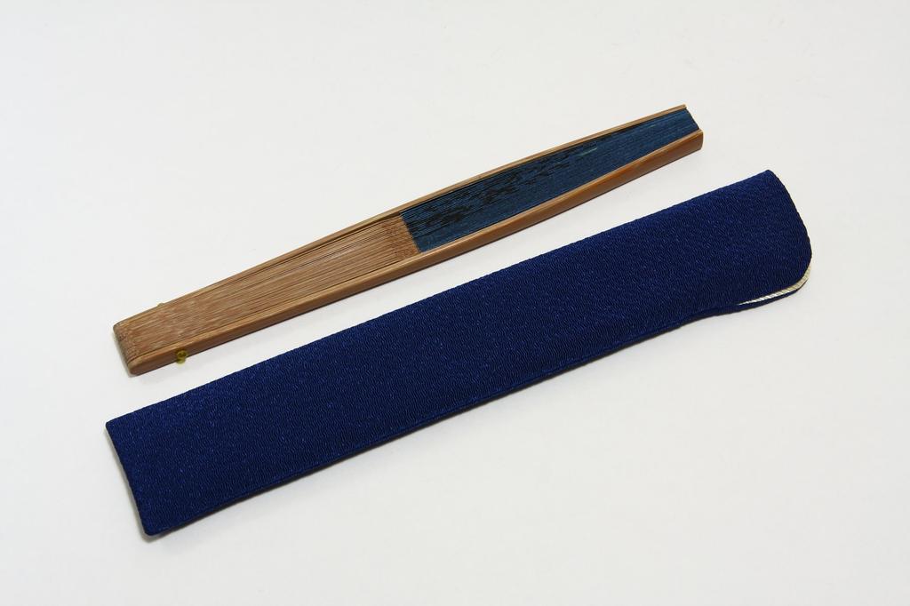 Hasegawa Men's Frog Fan, Blue, with Bag and Presentation Box