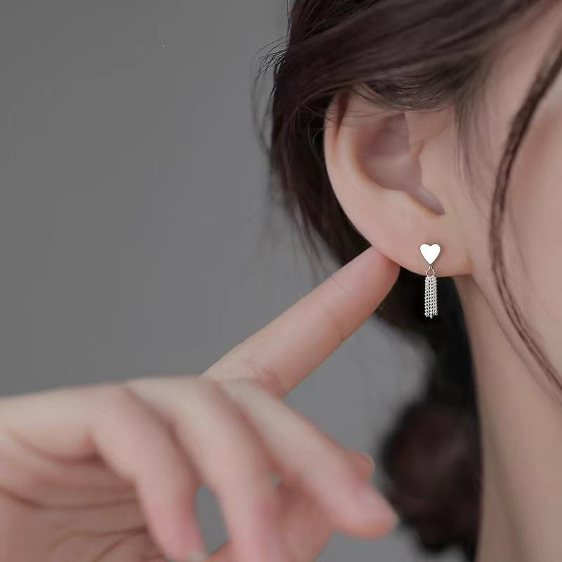 2024 Hot-Selling Niche Love Heart Tassel Stud Earrings, 925 Sterling Silver, High-End Women's Ear Ornaments