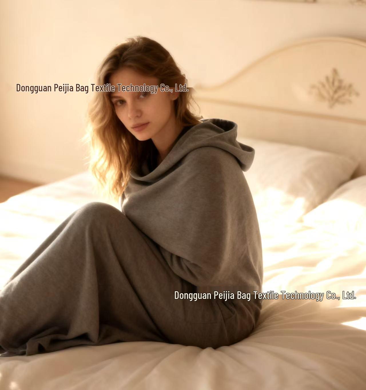 

Insulated Outdoor Camping Blanket: All-Season, Washable, and Warm for Single Adults 157x50 cm сірий колір