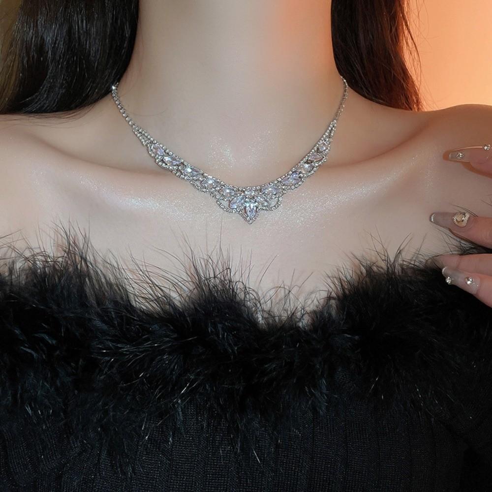 3Pcs U-Shaped Water Drop Pendant Necklace Rhinestone Crystal Bride Jewelry Set  Banquet