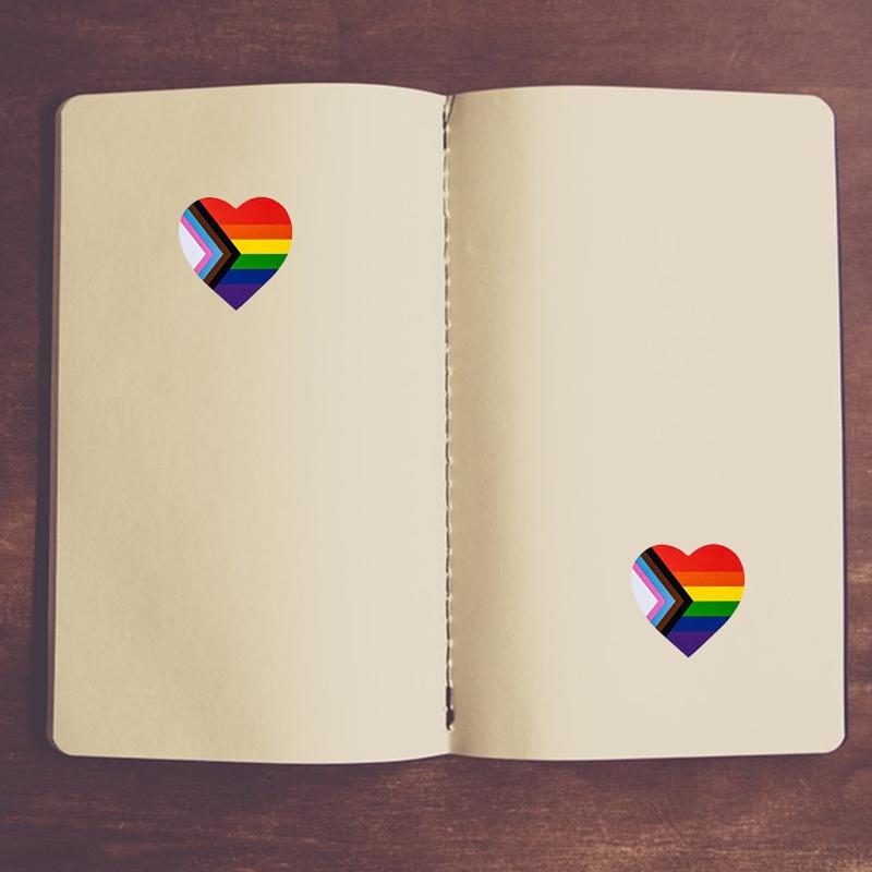 Gay Pride Sticker 500 Stück/Rolle Dekorative Aufkleber für Tasche Tasse Vase Herz-/Quadratform Regenbogenaufkleber Besondere Geschenke