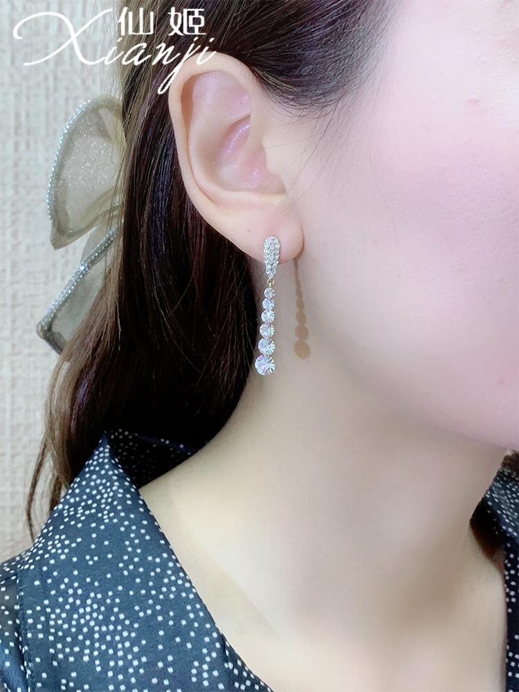 Silver Needle Light Luxury Retro Long Earrings Premium Atmospheric Earrings New Year's New Gold-plated Hong Kong Style Earrings