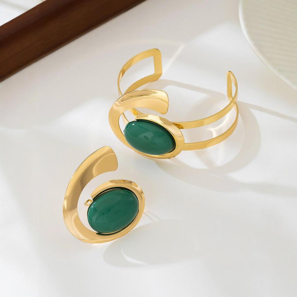 European & American Statement Earrings and Bracelet Set: Trendy Irregular Circles - Women's Fashion Jewelry, Perfect for Vacation.