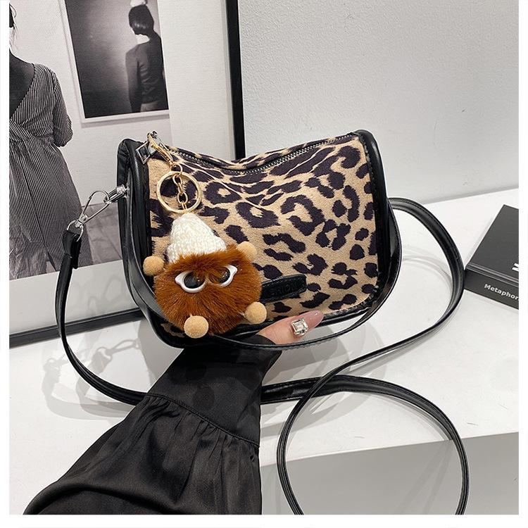 Retro Popular Leopard Print Shoulder Bag Women's 2025 Spring New Fashion Versatile Messenger Bag High Texture Women's Bag Tide