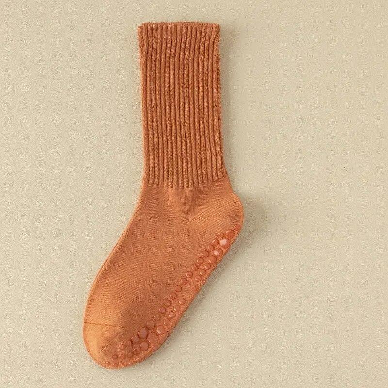 Nya enfärgade yogastrumpor i halvkalv bomull Pilatesstrumpor Halkfria professionella sportstrumpor Danskonditionsträning Golvstrumpor