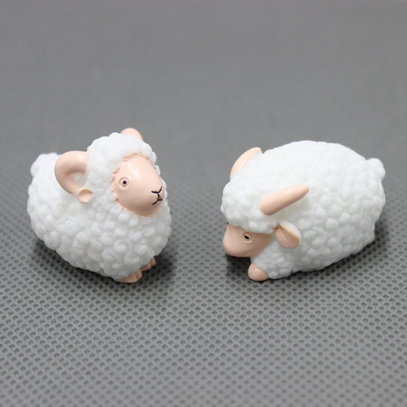 Hand-painted Chinese Style Resin Sheep Animal Figurine For Decorations And Gifts