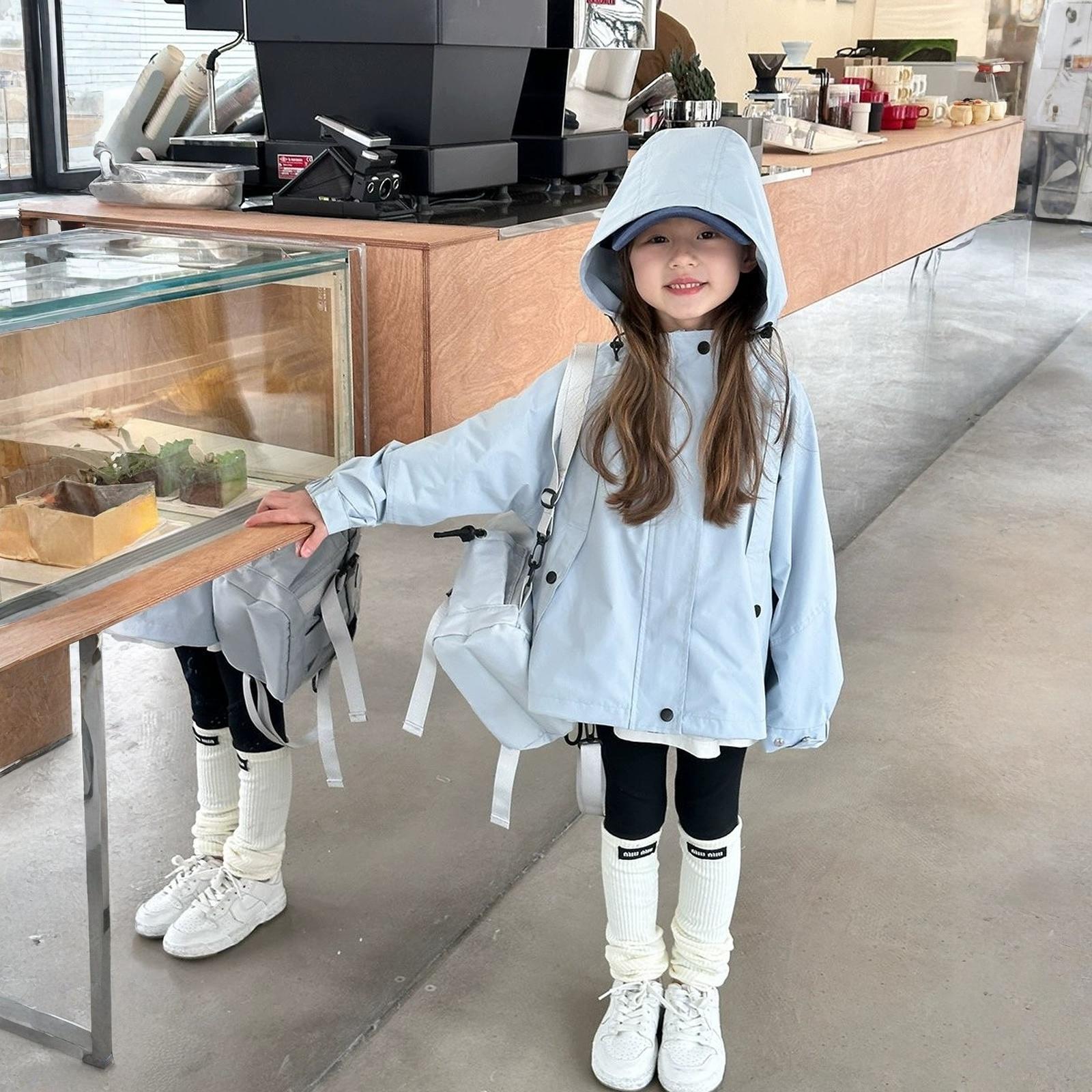 

Детская стильная ветрозащитная куртка с капюшоном для улицы, устойчивая к сминанию 90