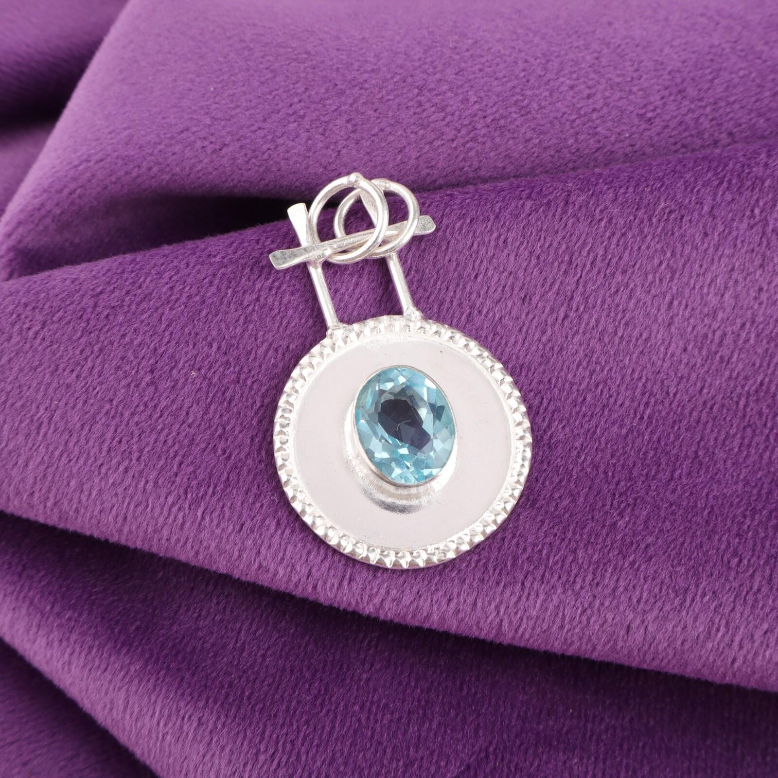 

Natural Sky Blue Topaz 925 Sterling Silver Sisters Gift Birthday New Pendant PP-57-8